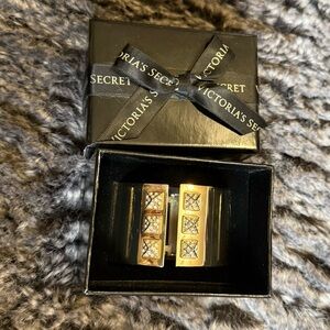 Victoria’s Secret bangle
